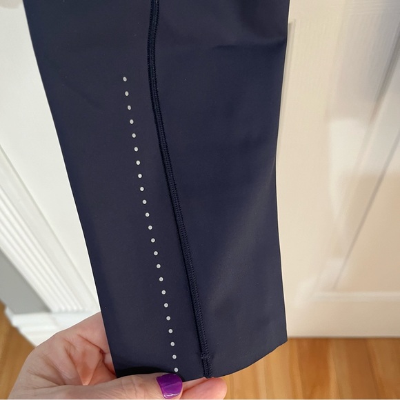 Lululemon blue leggings with side pockets,reflective dots on legs size 10 - Picture 4 of 10